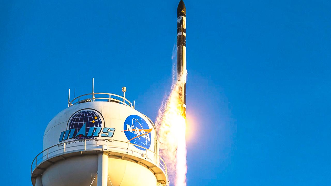 Raketa Electron a družice od Capella Space | Stream